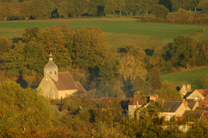 Le village d'Urcay au bord du Cher